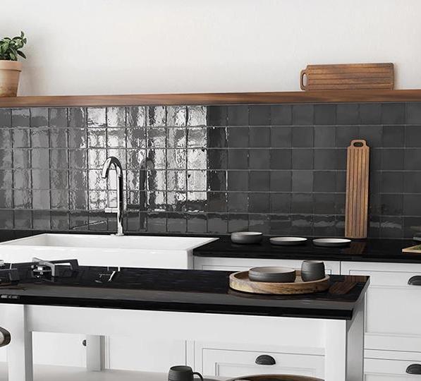 Kupi Manacor Black 10x10  / Cena v trgovini Vsebo