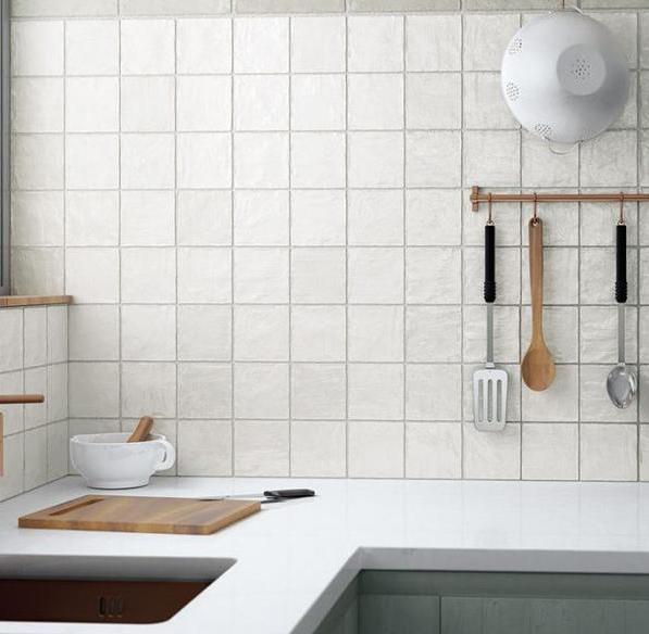 Kupi Mallorca White 10x10  / Cena v trgovini Vsebo