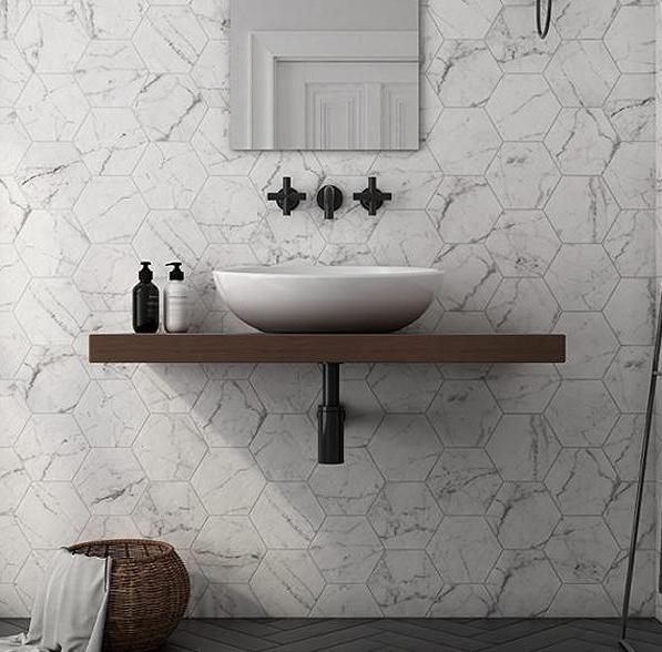 Kupi Hexagon Carrara Matt 17,5x20 / Cena v trgovini Vsebo