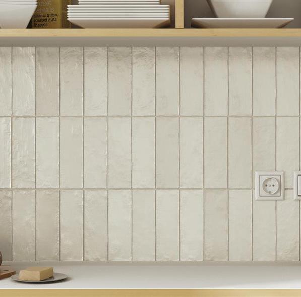 Kupi Mallorca Green gloss 6,5x20  / Cena v trgovini Vsebo