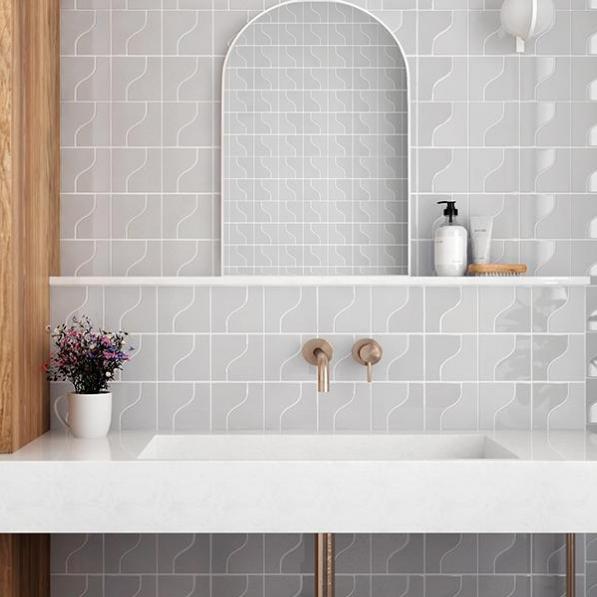 Kupi Curve Grey Gloss 8,3x12 / Cena v trgovini Vsebo