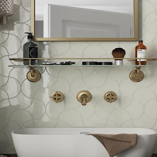 Kupi Scale Fan Mint Gloss / Cena v trgovini Vsebo